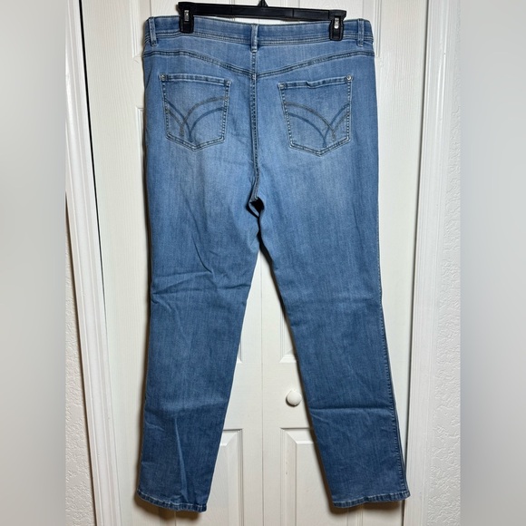 Stylish Blue Straight Leg Women's Jeans by Red River Outfitters - Picture 5 of 7